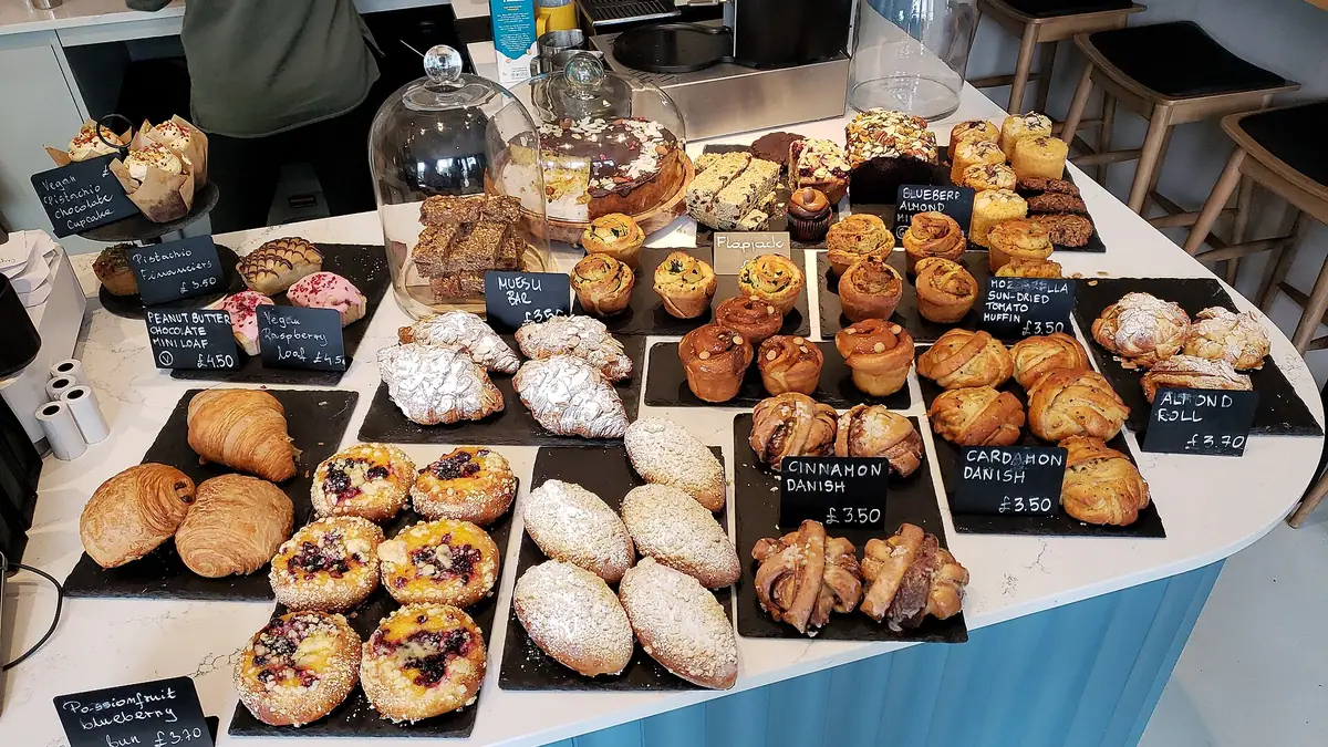 Greggs The Bakers Newton Mearns – bakery in Newton Mearns town centre